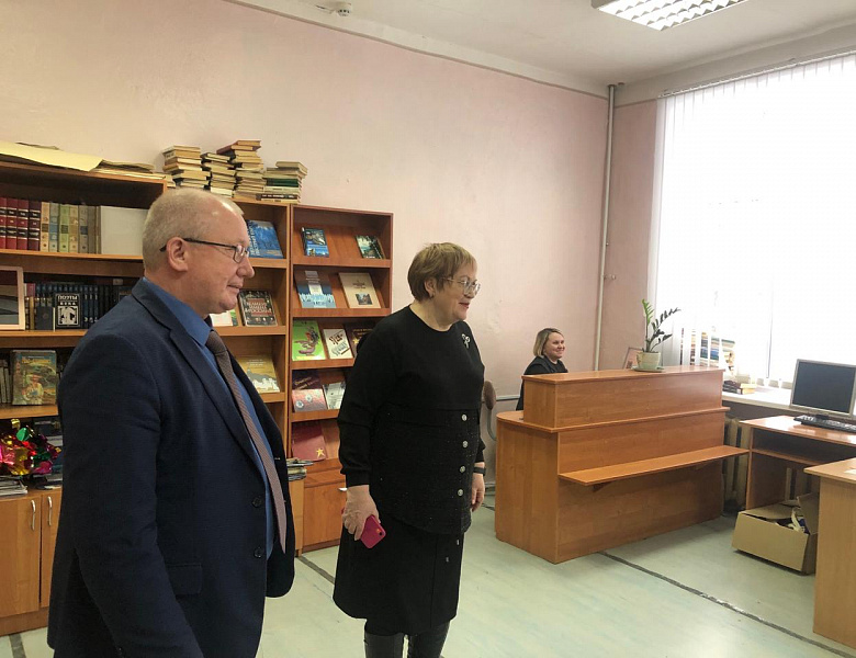 Уполномоченная по правам человека в Свердловской области Татьяна Мерзлякова посетила Баранчинский электромеханический техникум.